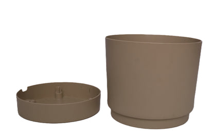 1 x Oliver Plastic FLower Pot - Various options